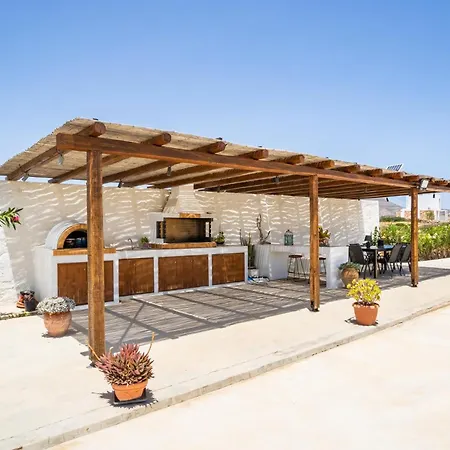Cato Agro 2, Seafront With Private Pool