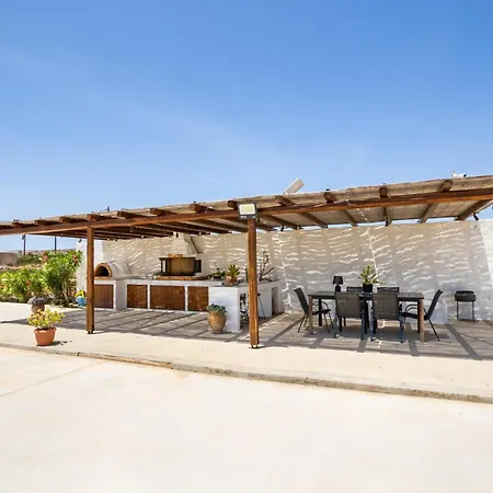 Cato Agro 2, Seafront With Private Pool *