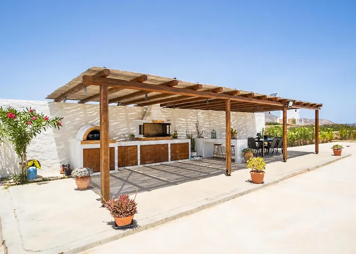 Cato Agro 2, Seafront With Private Pool